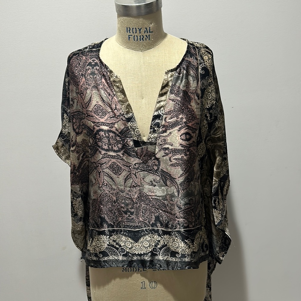 Vintage Love dull charmeuse tunic with hi/Lohengrin. One size.
